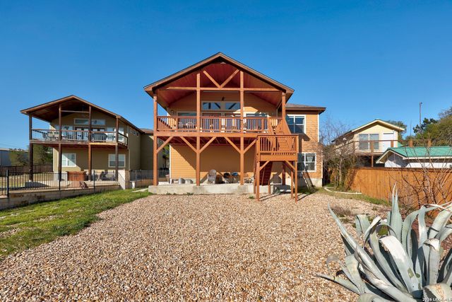 1748 LAKESHORE DR, Canyon Lake, TX 78133