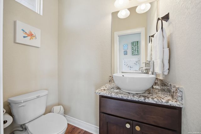 1748 LAKESHORE DR, Canyon Lake, TX 78133