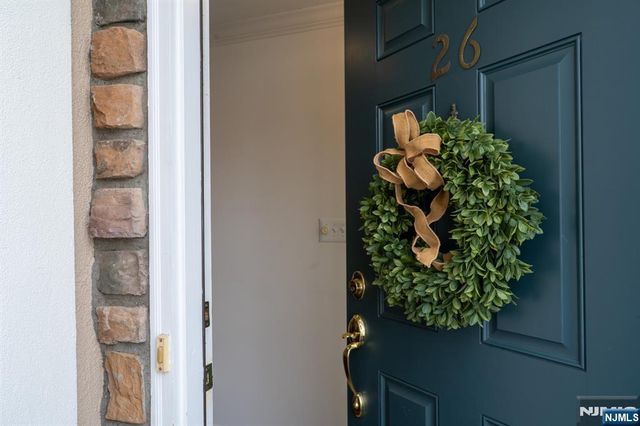 26 Birchwood Lane, North Haledon, NJ 07508