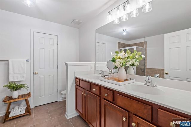 26 Birchwood Lane, North Haledon, NJ 07508