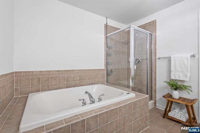 26 Birchwood Lane, North Haledon, NJ 07508