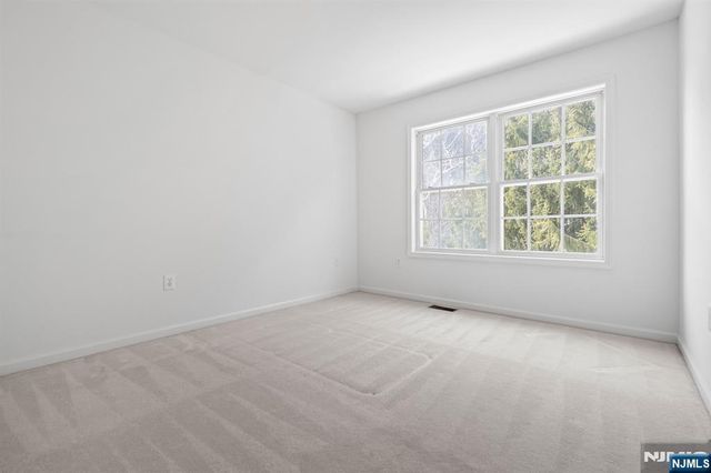 26 Birchwood Lane, North Haledon, NJ 07508