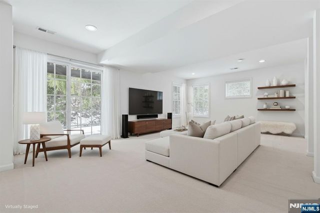 26 Birchwood Lane, North Haledon, NJ 07508