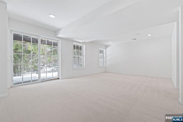 26 Birchwood Lane, North Haledon, NJ 07508