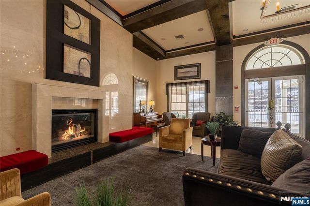 26 Birchwood Lane, North Haledon, NJ 07508