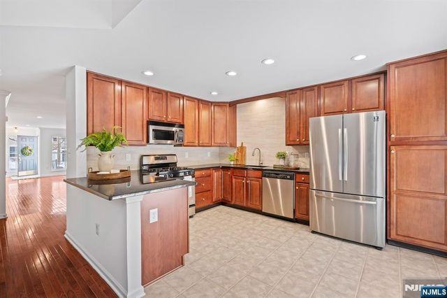 26 Birchwood Lane, North Haledon, NJ 07508