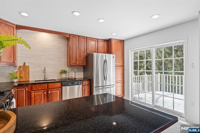 26 Birchwood Lane, North Haledon, NJ 07508