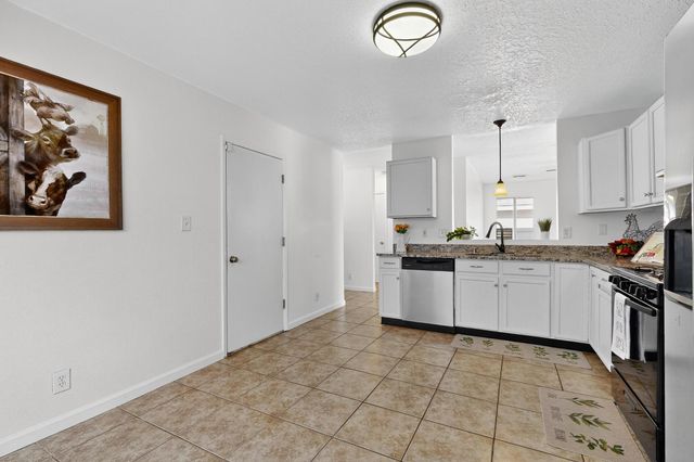 616 Sedona Meadows Drive NE, Rio Rancho, NM 87144