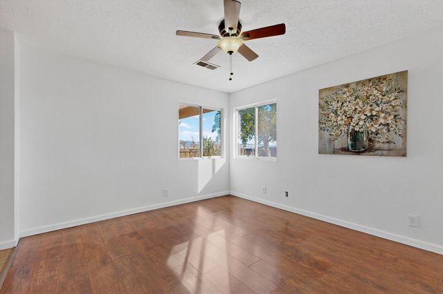 616 Sedona Meadows Drive NE, Rio Rancho, NM 87144