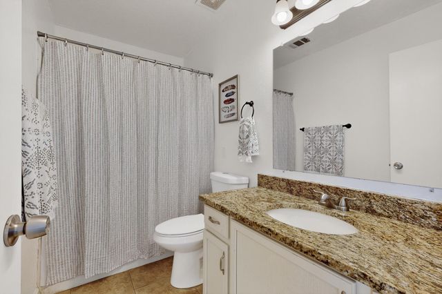616 Sedona Meadows Drive NE, Rio Rancho, NM 87144