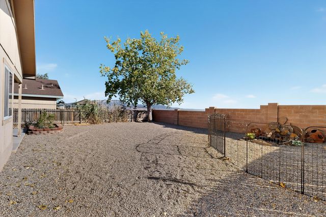616 Sedona Meadows Drive NE, Rio Rancho, NM 87144