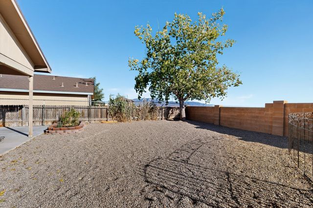 616 Sedona Meadows Drive NE, Rio Rancho, NM 87144
