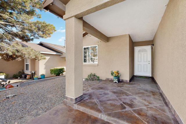 616 Sedona Meadows Drive NE, Rio Rancho, NM 87144