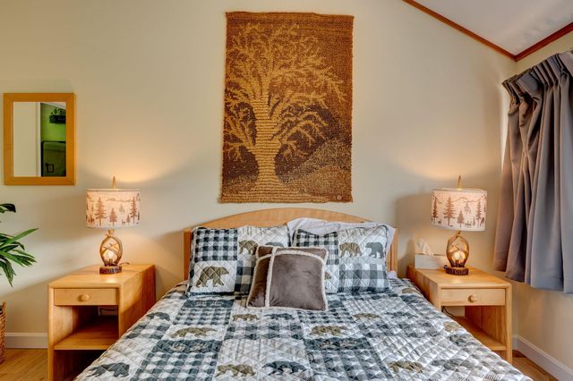 8 Granite Rd Unit 2, Lincoln, NH 03251