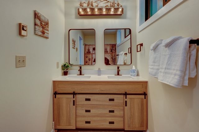 8 Granite Rd Unit 2, Lincoln, NH 03251