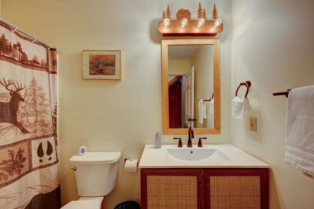 8 Granite Rd Unit 2, Lincoln, NH 03251