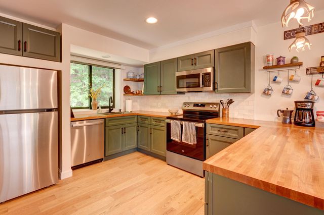 8 Granite Rd Unit 2, Lincoln, NH 03251