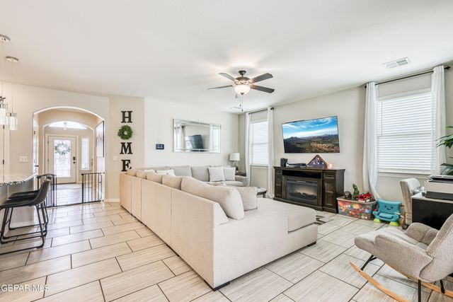 5945 HIDDEN ACRES Drive, El Paso, TX 79924