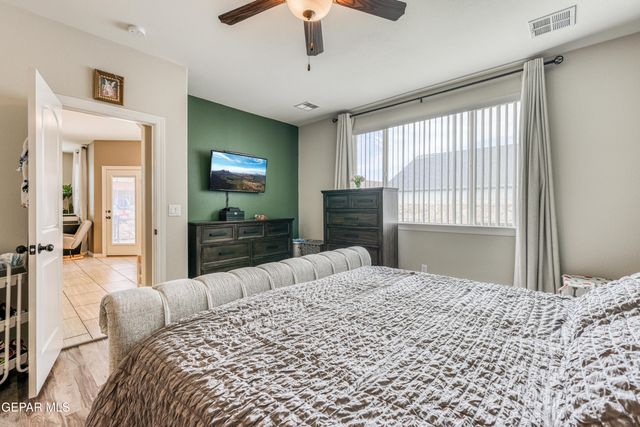 5945 HIDDEN ACRES Drive, El Paso, TX 79924