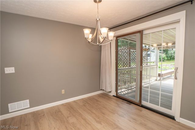5251 Tanglewood Drive NE, Louisville, OH 44641