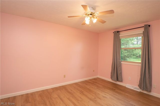 5251 Tanglewood Drive NE, Louisville, OH 44641