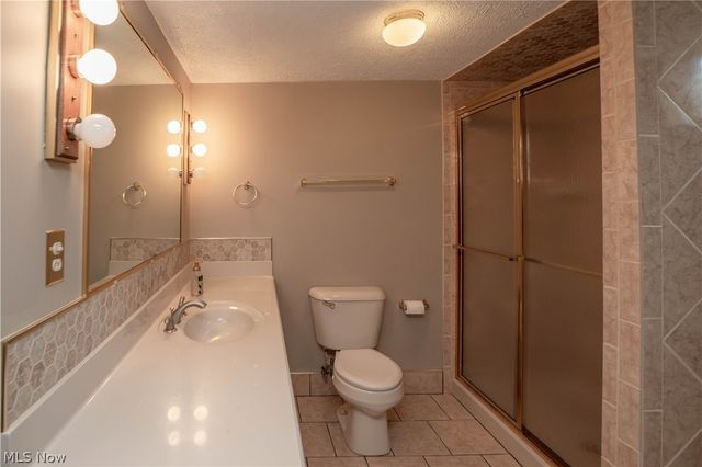 5251 Tanglewood Drive NE, Louisville, OH 44641