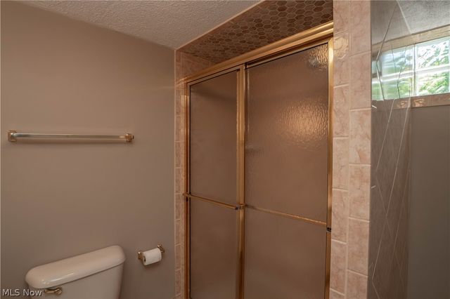 5251 Tanglewood Drive NE, Louisville, OH 44641