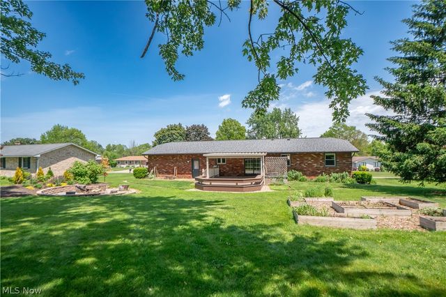 5251 Tanglewood Drive NE, Louisville, OH 44641