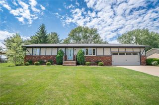 5251 Tanglewood Drive NE, Louisville, OH 44641
