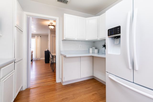 1803 Oak Tree Lane, Arlington, TX 76013