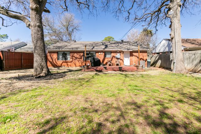 1803 Oak Tree Lane, Arlington, TX 76013