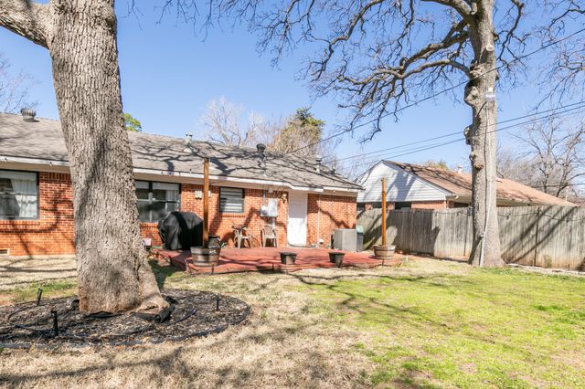 1803 Oak Tree Lane, Arlington, TX 76013