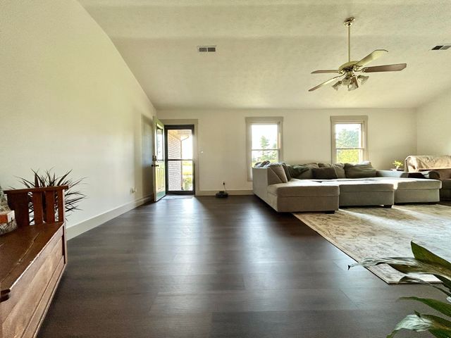 32 Lynns Way, Somerset, KY 42503