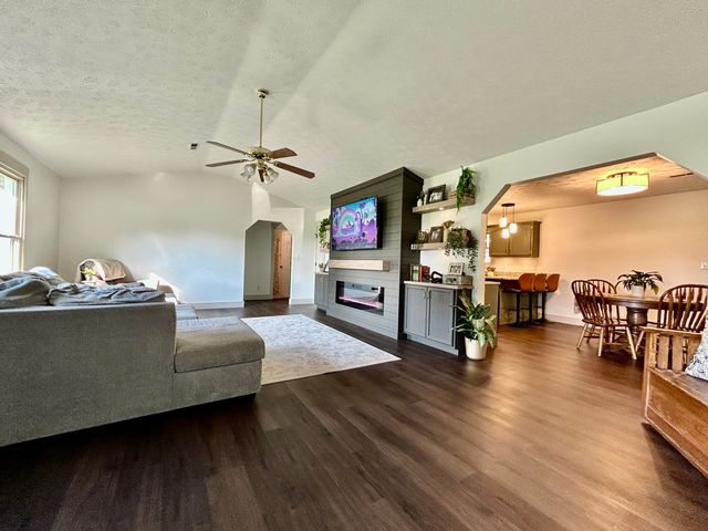 32 Lynns Way, Somerset, KY 42503