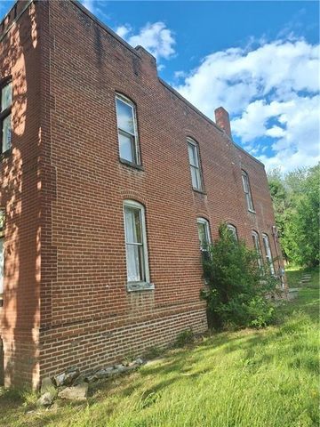 727 S 10th Street, St Joseph, MO 64501