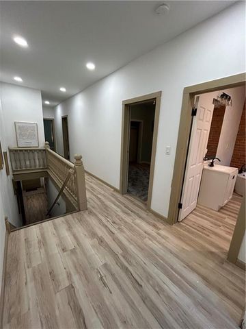 727 S 10th Street, St Joseph, MO 64501