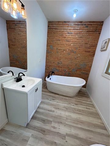 727 S 10th Street, St Joseph, MO 64501