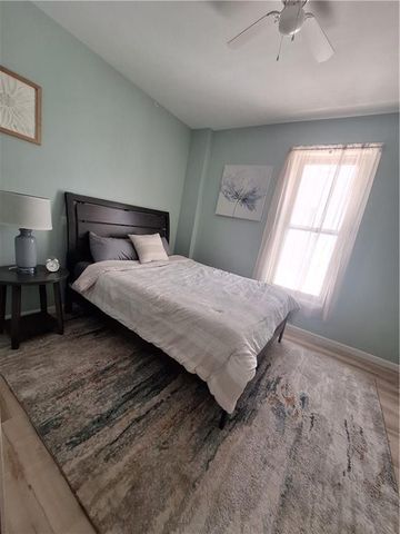 727 S 10th Street, St Joseph, MO 64501