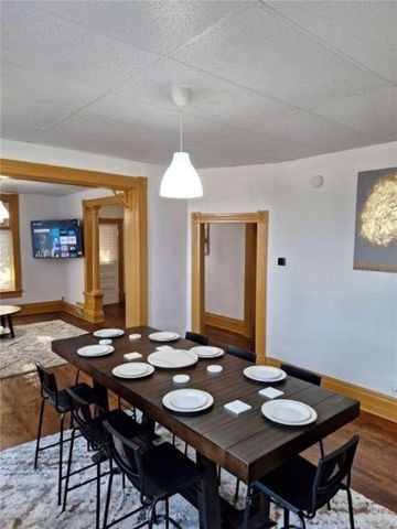 727 S 10th Street, St Joseph, MO 64501