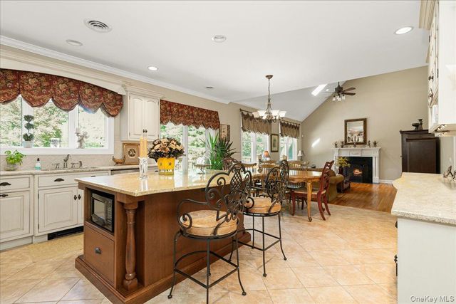 32 Somerset Lane, Warwick, NY 10990