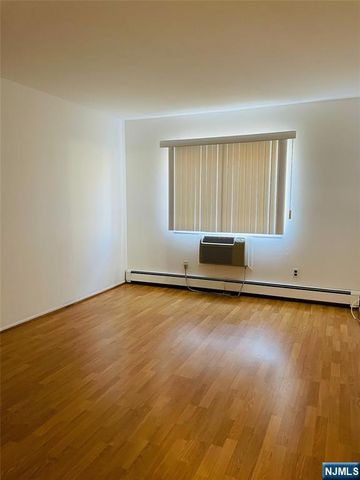 550 Central Avenue 9, Harrison, NJ 07029