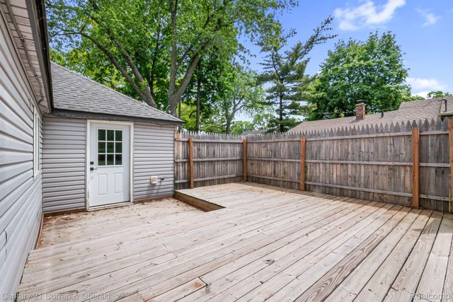2374 Lakena Road, West Bloomfield Charter Township, MI 48324
