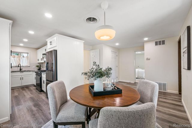 2374 Lakena Road, West Bloomfield Charter Township, MI 48324