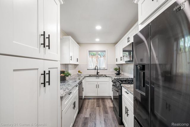 2374 Lakena Road, West Bloomfield Charter Township, MI 48324