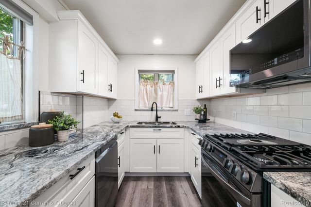 2374 Lakena Road, West Bloomfield Charter Township, MI 48324