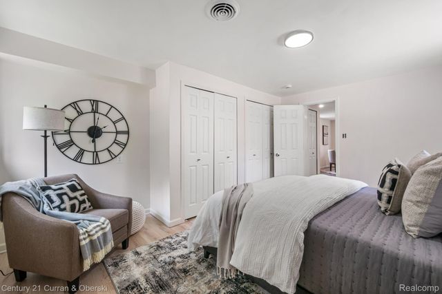 2374 Lakena Road, West Bloomfield Charter Township, MI 48324