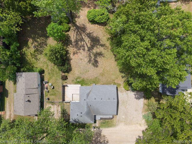 2374 Lakena Road, West Bloomfield Charter Township, MI 48324