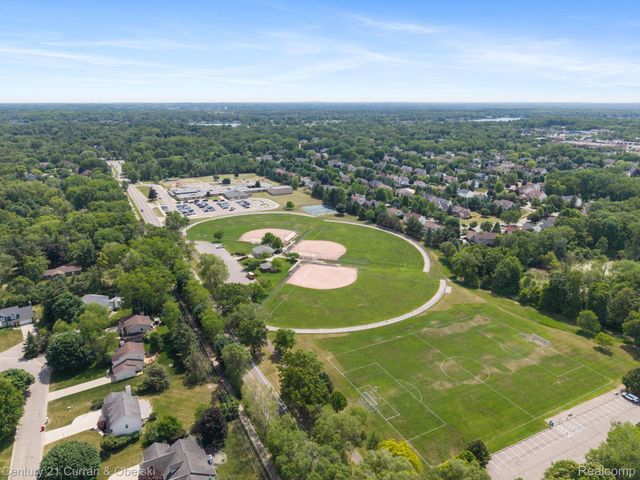 2374 Lakena Road, West Bloomfield Charter Township, MI 48324