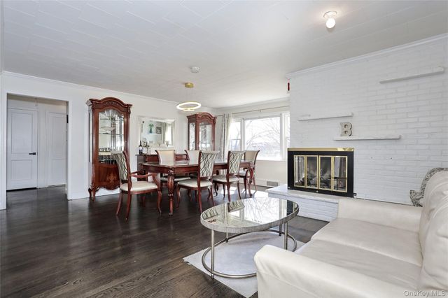 35 Mid Oaks Street, Monroe, NY 10950