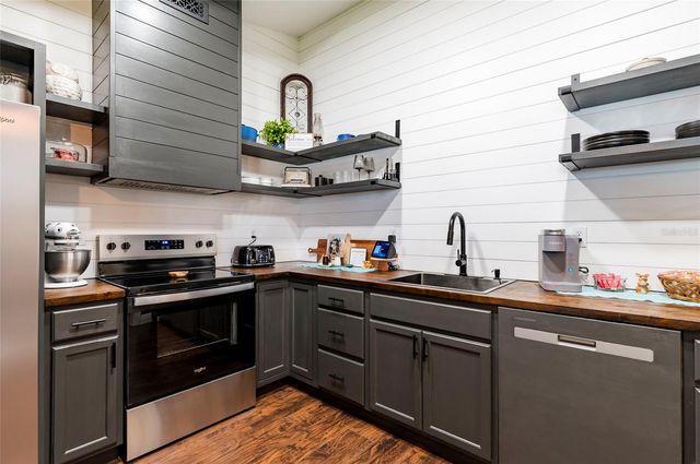 10223 FLAGSHIP AVENUE, Port Richey, FL 34668